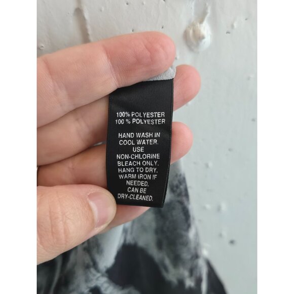 Black Saks Fifth Avenue Womens Printed Keyhole Neck Tunic Blouse Size Medium - Picture 10 of 13